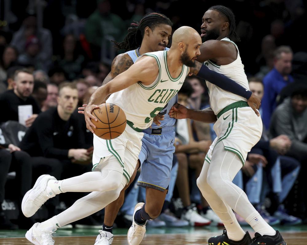 两名防守球 两名防守球