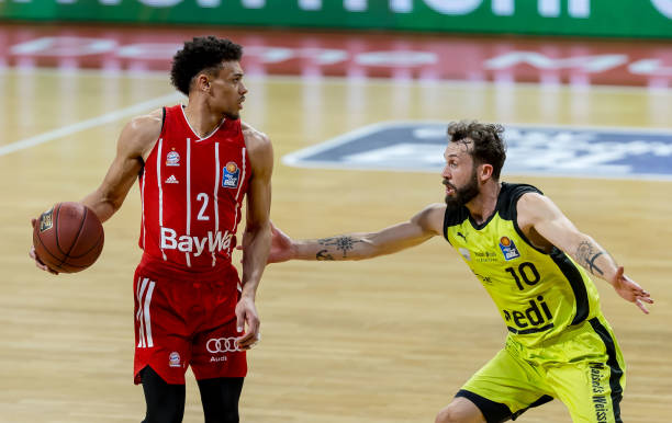 广为称赞 广为称赞